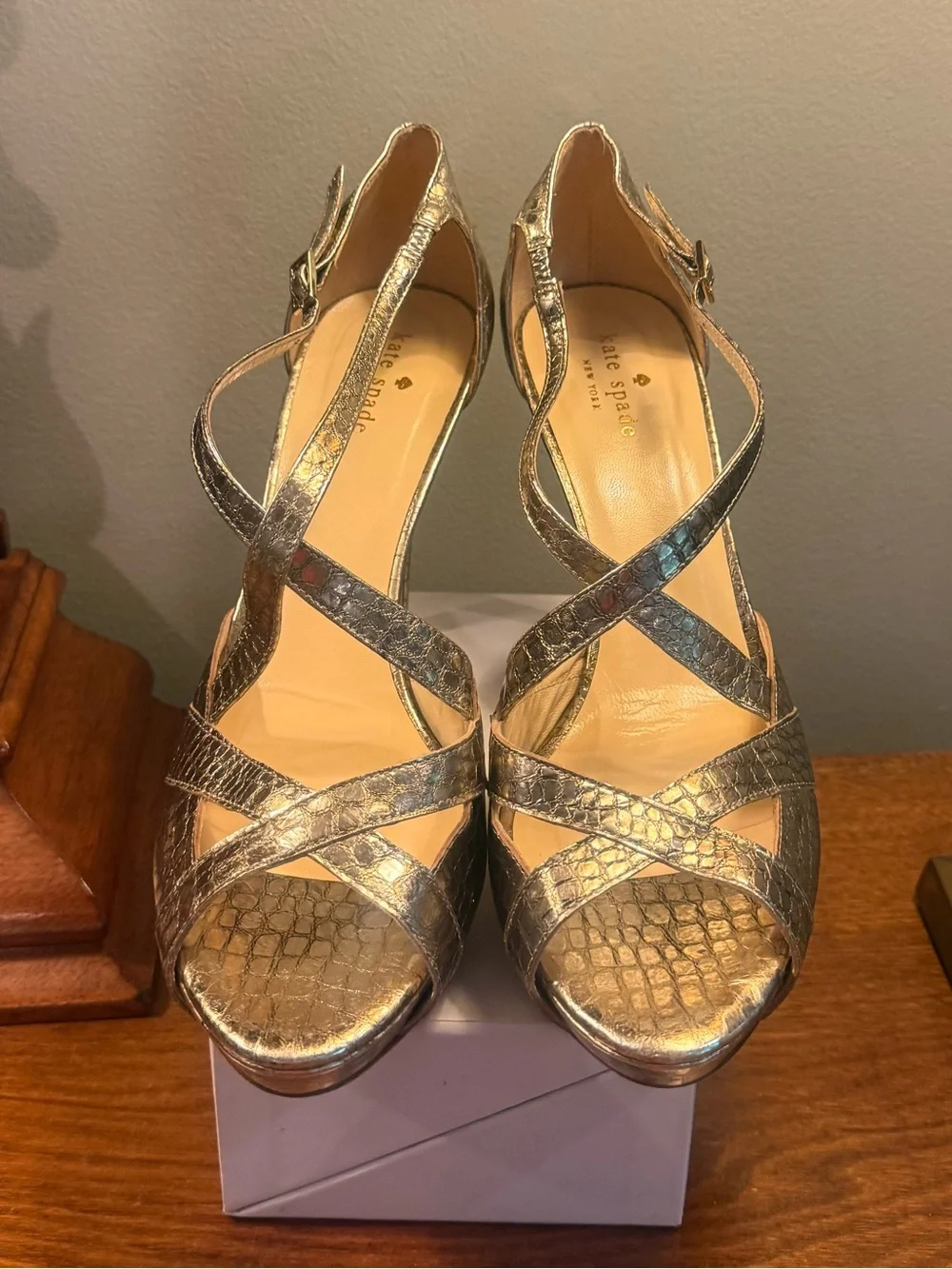 kate spade Metallic Gold Croc Leather Strappy High Heel Platform Sandal Size 10